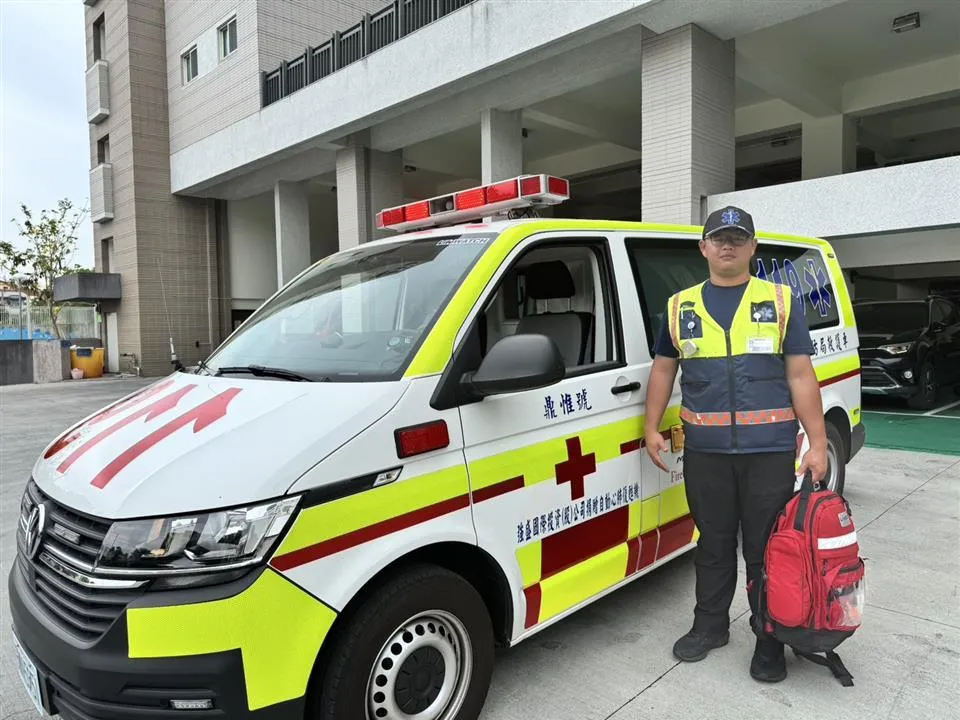 員林義消張博皓累積874次救護出勤，成功急救OHCA 5件，1件患者康復出院。（圖／彰化消防局提供）