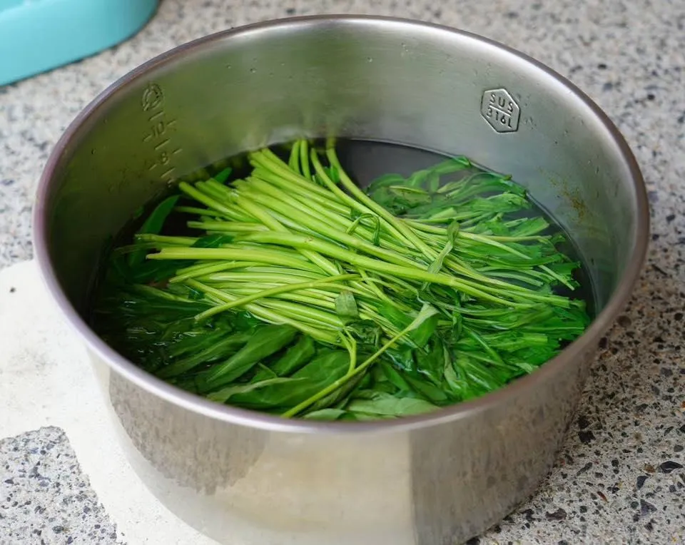 半生不熟的「空心菜湯」，請好兄弟吃飽就走，勿留戀人間，是一種委婉的送客之意。（圖／翻攝自美國在台協會（AIT）臉書）
