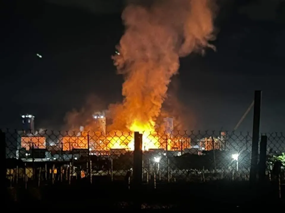 高雄民眾擔憂會再度發生爆炸情形。（圖／翻攝畫面）