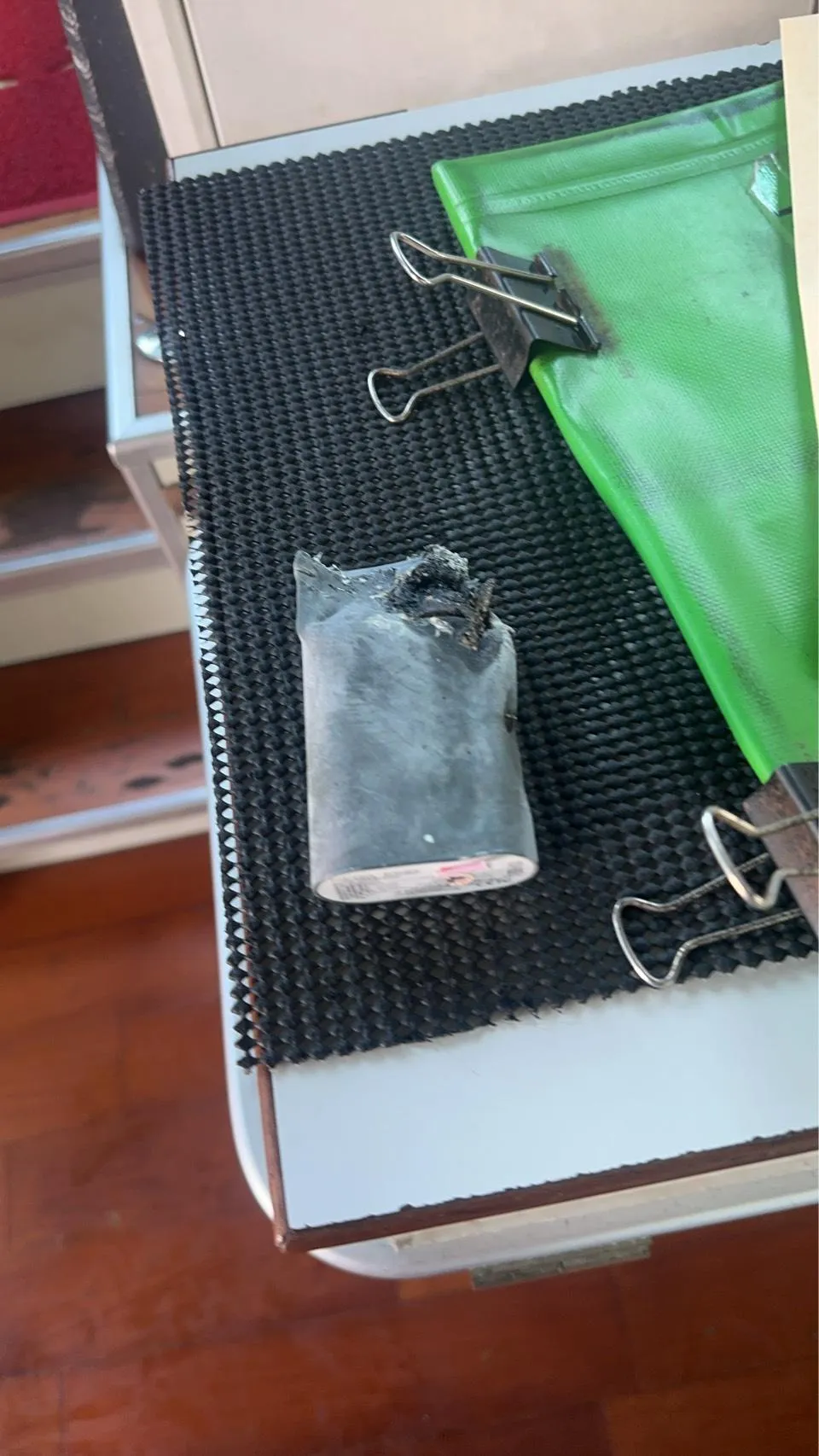 一名乘客31日搭乘澎湖交通船,行動電源突然爆炸起火。(圖/澎湖公共車船管理處提供)