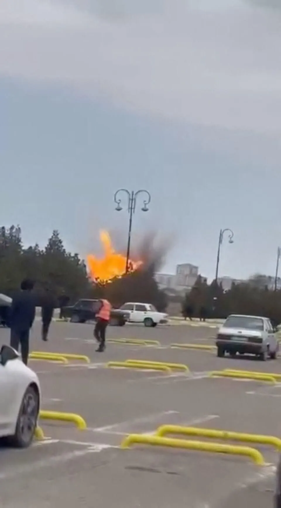 亞塞拜然飛地納希契凡的機場5日遭遇無人機襲擊，造成2人受傷。（Social Media/via 路透社）