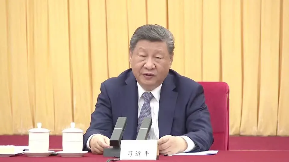 習近平7日在全國人大會議解放軍和武警部隊代表團全體會議上強調，軍方必須堅定反腐不能有二心。（圖／路透）