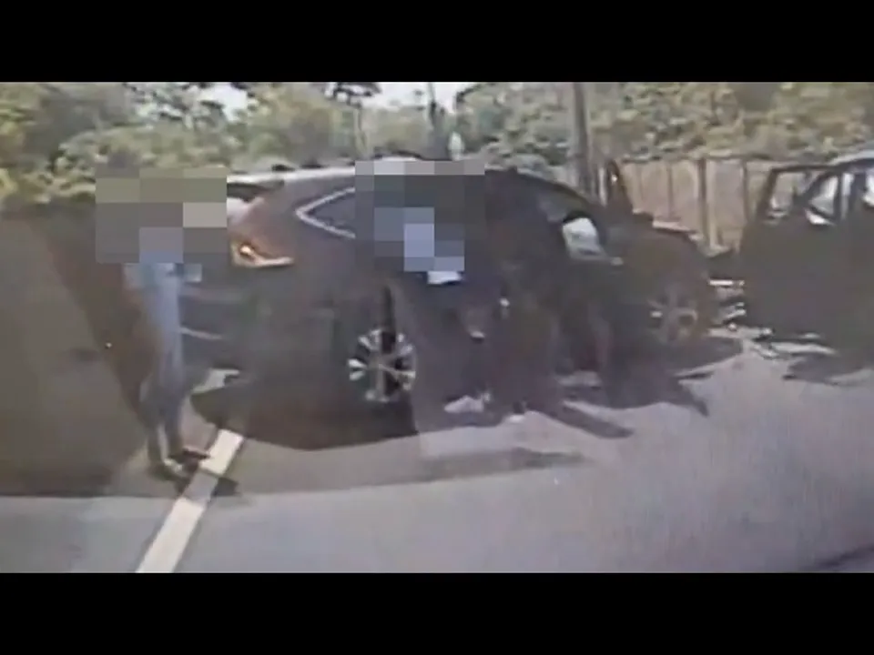 嘉義縣番路鄉8日中午發生一起嚴重車禍，造成1死8傷。（圖／翻攝畫面）