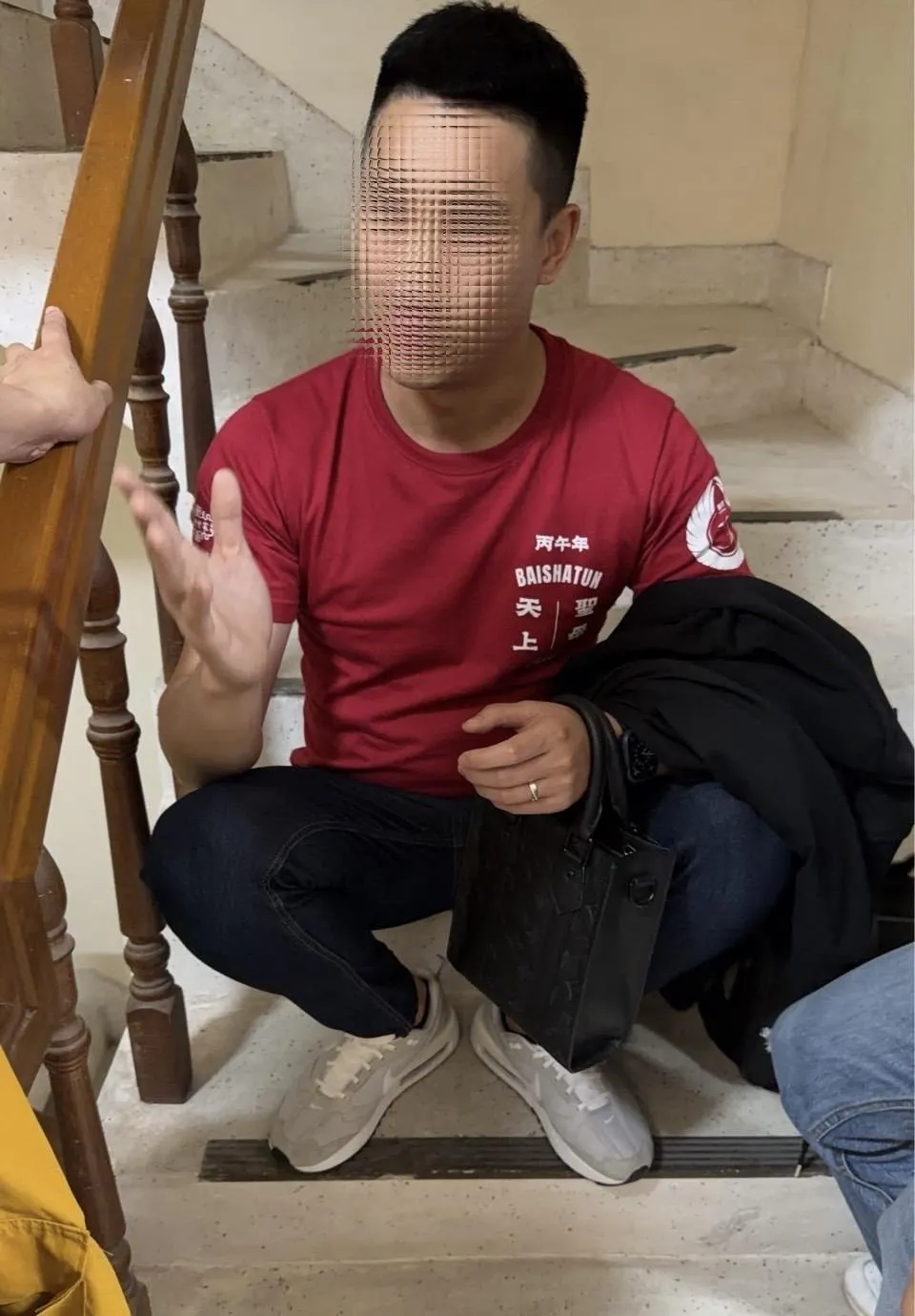 警方南下北港逮捕集團成員。（圖／翻攝畫面）