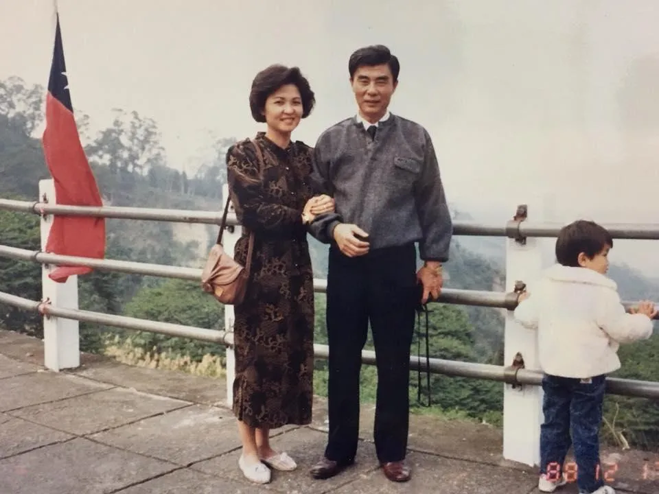 陳美雅的父親、前高雄市議員陳明吉近日辭世。（圖／翻攝自陳美雅臉書）