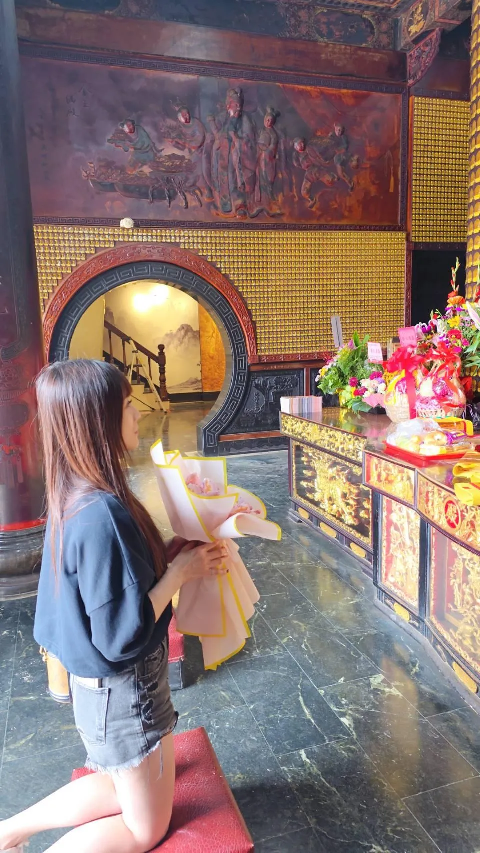 廖大乙建議,信眾可趁此良辰吉日,親手紙摺「神明花」敬獻。(圖/廖大乙提供)