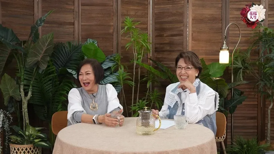 梁珊(左)接受鍾慧冰YouTube節目《冰姐的花樣人生》訪問。(圖/翻攝冰姐的花樣人生YouTube)