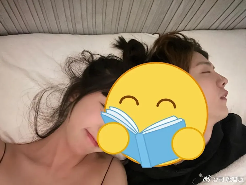 司曉迪曬出多張私密照，掀起熱議。（圖／翻攝微博 司曉迪喔）