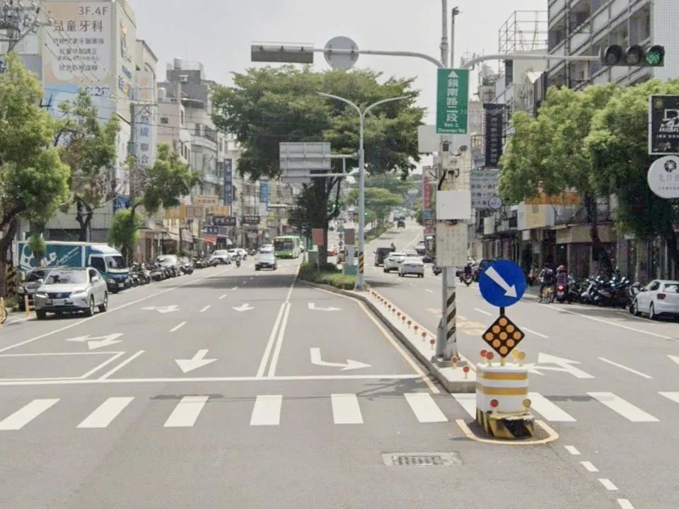 吳昆峯教授團隊以雷達與影像辨識分析台中路口車流軌跡。（圖／Google map）