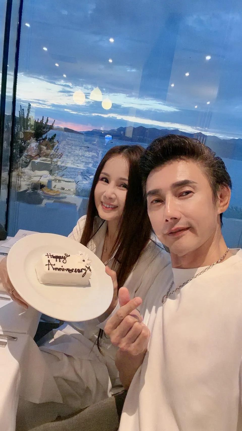包偉銘與劉依純結婚11年。(圖/翰森娛樂提供)