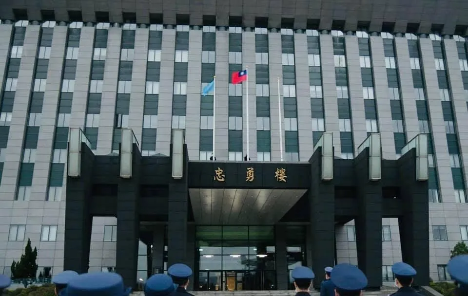 空軍司令部表示，召員在投票當天可延後至晚間8時報到。（圖／中華民國空軍臉書專頁）