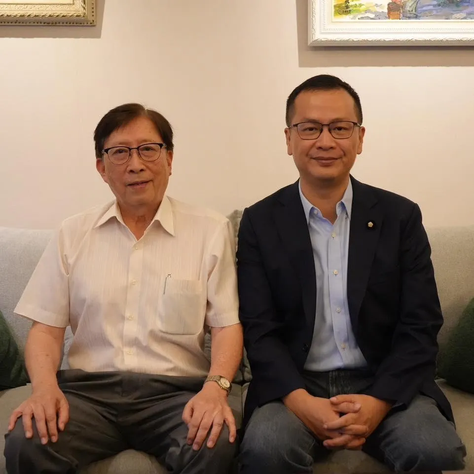 前行政院長劉兆玄（左）支持羅智強（右）競選國民黨主席。（圖／羅智強臉書）