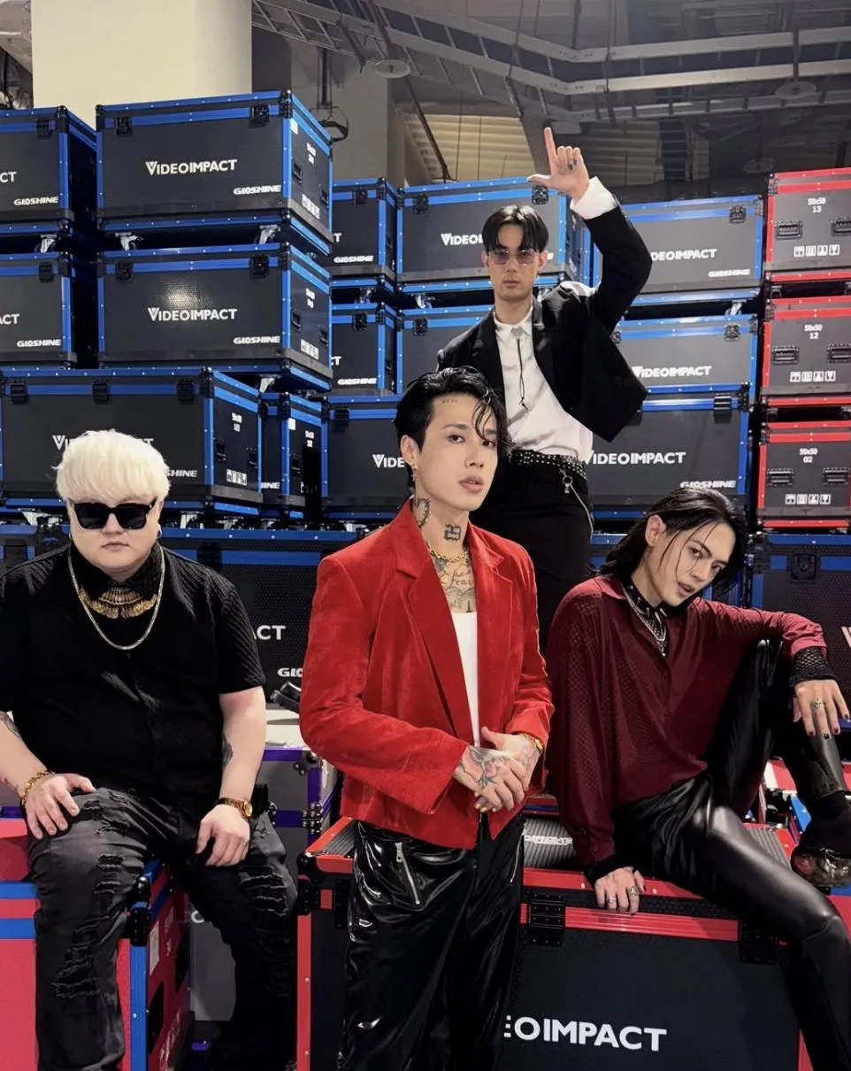 TRASH主唱阿夜驚喜宣布將在11月登上小巨蛋舉辦個人演唱。（圖／翻攝IG marrrz23）