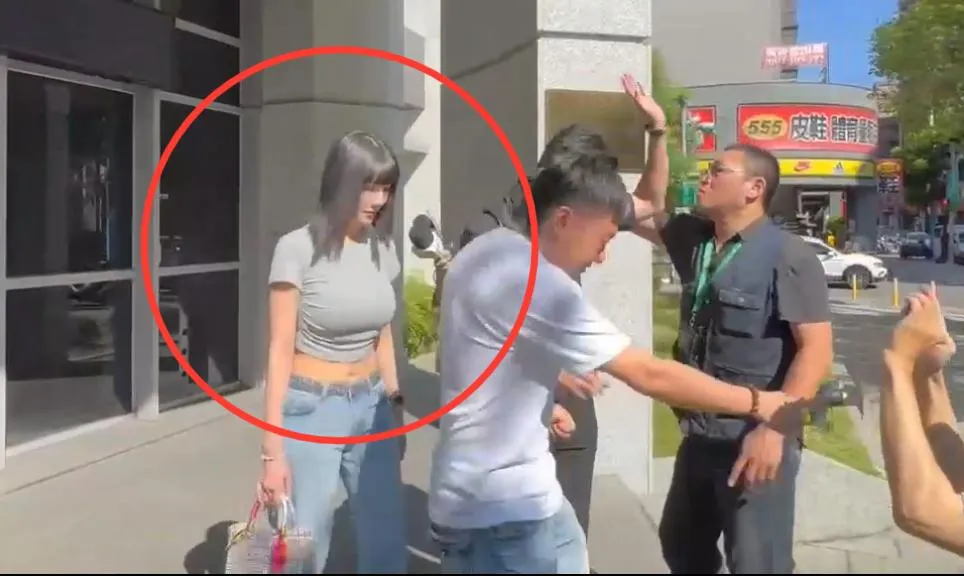 蔡語芯閨蜜辣模翁子涵今前往警局製作筆錄。(圖/翻攝畫面)