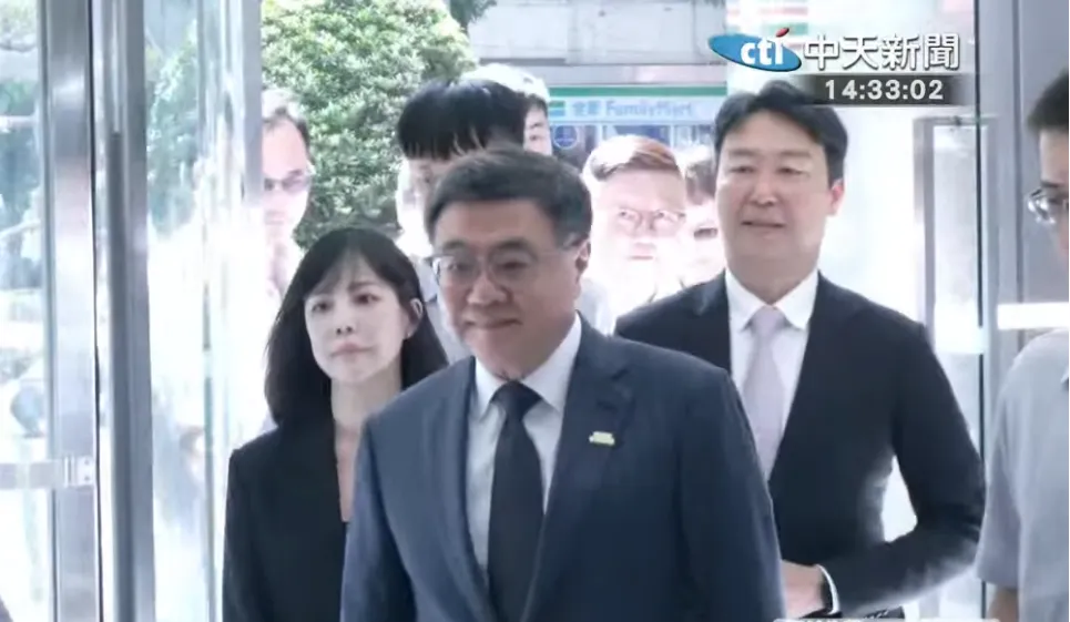卓榮泰22日出席財團法人台灣觀光研訓院揭牌儀式。（圖／中天新聞）
