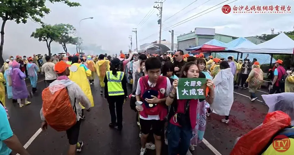 Ed Moon公開TaiwanPlus「大罷免運動」的報導黑幕。(圖/截自白沙屯媽祖網路電視台)