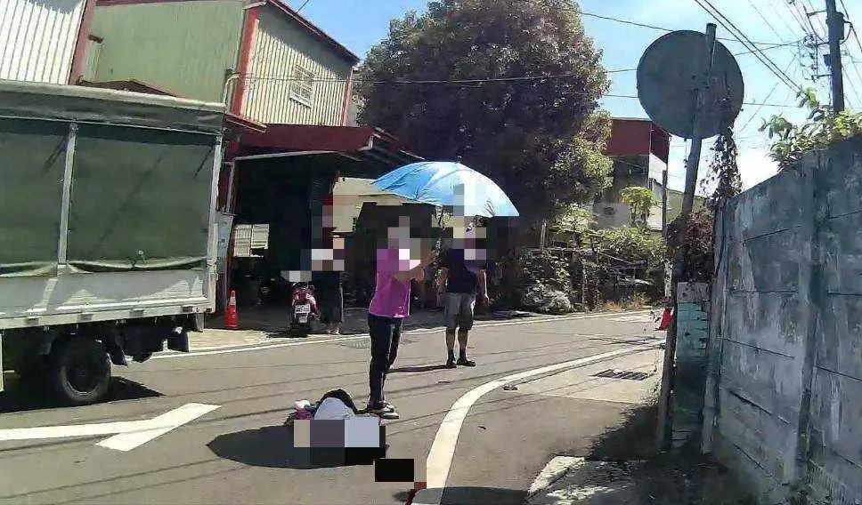 80歲婦人被撞飛約5公尺遠。（圖／警方提供）