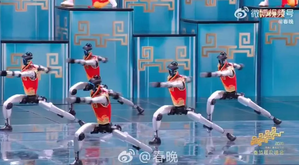 在2026馬年春晚舞台上，大陸人形機器人化身頂尖武術大師。（圖／翻攝畫面）