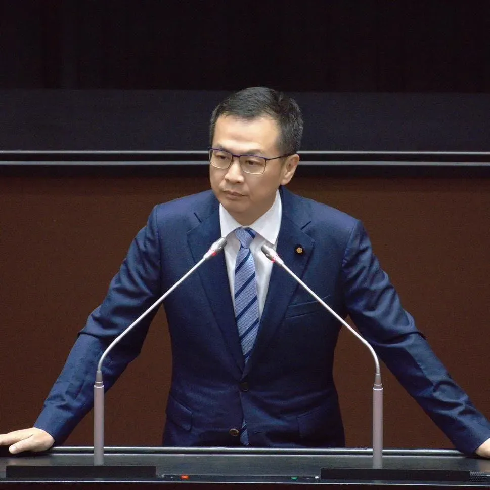 立院三讀通過「妨害司法公正罪」,羅智強完成與自己12年前的約定(攝自羅智強臉書)