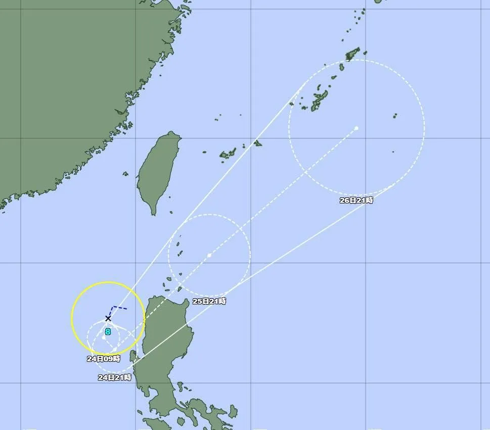 颱風「竹節草」預計將以大迴轉方式行進，先登陸菲律賓後轉向東北方，初步評估直接影響台灣的機率不高。（圖／翻攝自日本氣象廳）