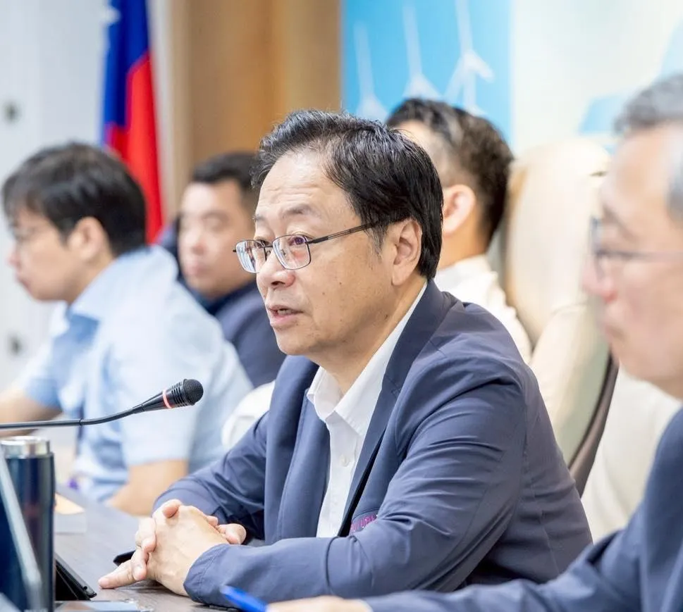 桃園市長張善政與市府團隊持續追蹤颱風動態,並針對復興區大崩潛勢區及比該農路的防汛情況(圖/翻攝Facebook@張善政)
