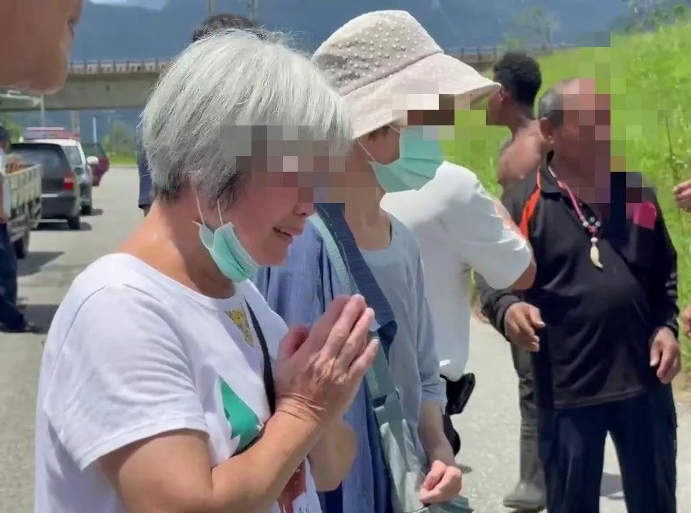 家屬哀慟不已。（圖／中天新聞）