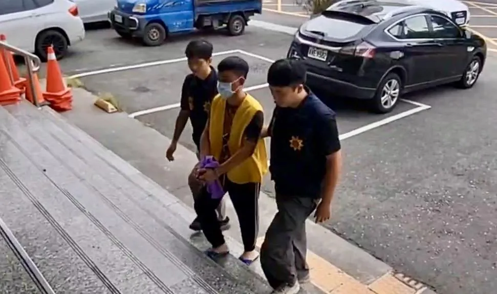 嘉義警方火速逮捕發文男子。（圖／翻攝畫面）