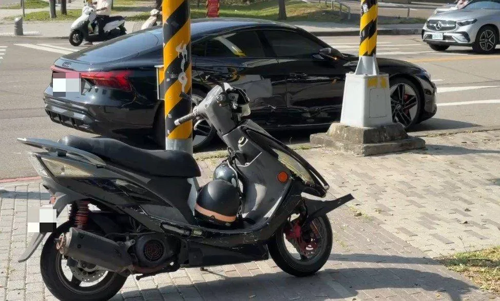 台中消防局東英消防黃姓分隊長遭奧迪撞擊，腦部重創仍昏迷。（圖／中天新聞）