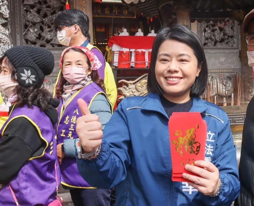 立委邱若華表示,她與桃園隊會持續推動增加桃園的醫療量能。(圖/邱若華臉書)