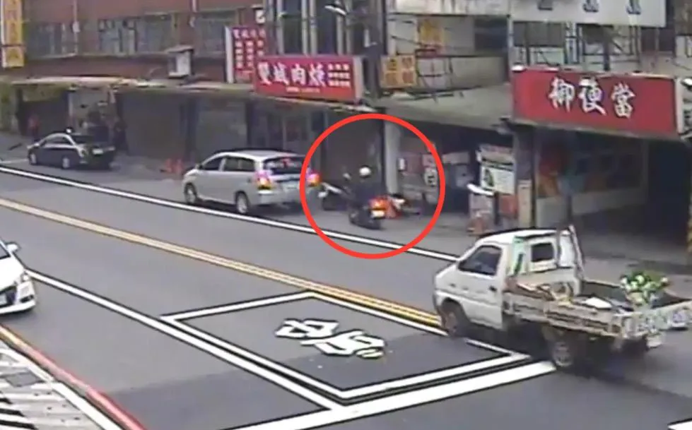 嫌犯騎車前往埋伏刺殺哥哥。（圖／資料畫面）