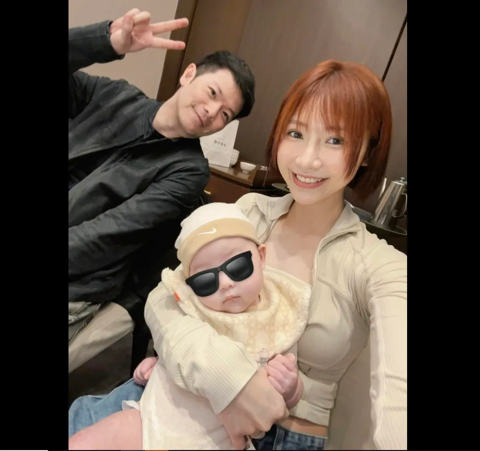 台北市議員李柏毅與妻女。（圖／翻攝李柏毅臉書）