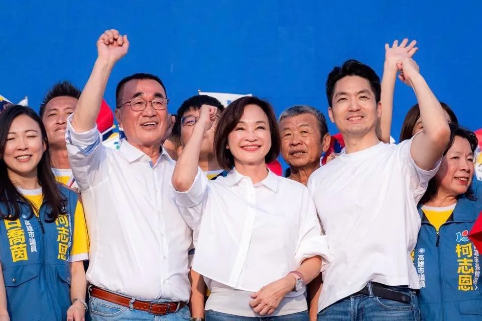 蔣萬安和李四川19日南下為柯志恩站台。(圖/翻攝柯志恩臉書)
