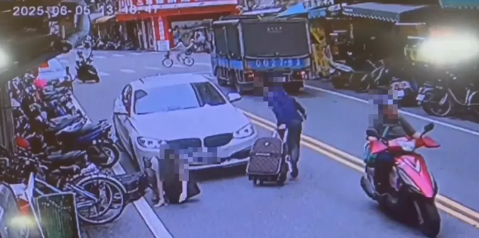 嫌犯製造假車禍搶劫。（圖／警方提供）