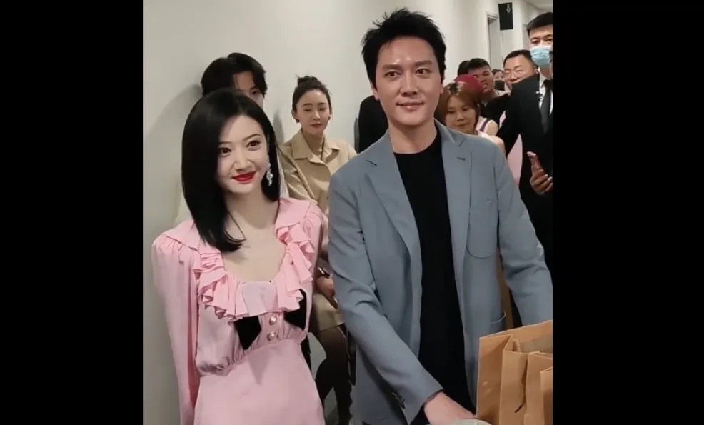 馮紹峰（右）與景甜被爆已秘密結婚，雙方否認。（圖／翻攝微博）