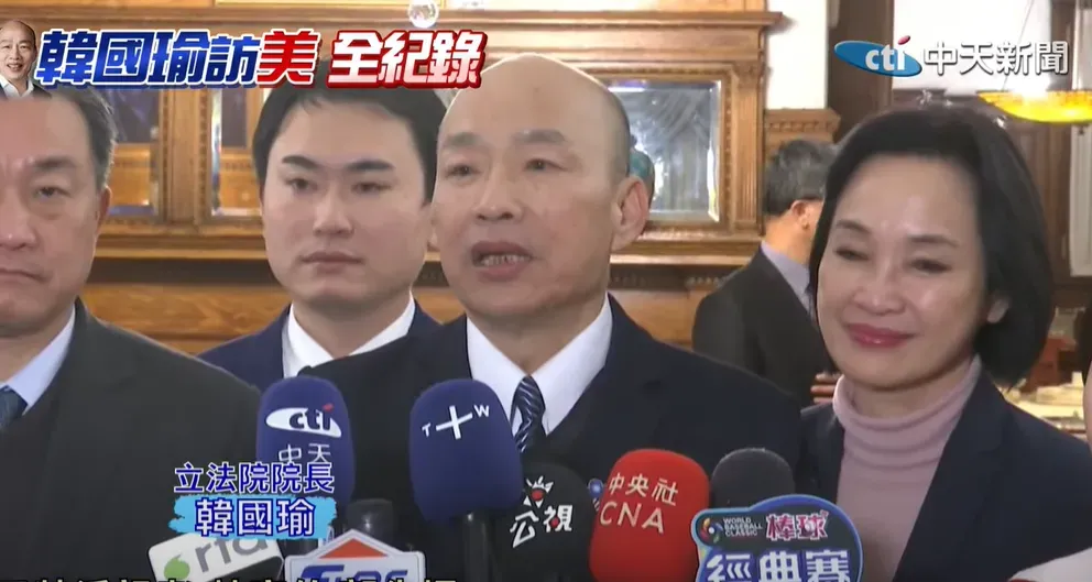 韓國瑜接受媒體採訪。（圖/中天新聞）