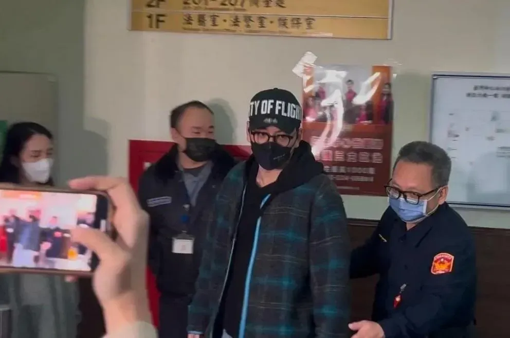 藝人王大陸涉逃避兵役，今又被爆出找人痛毆接機的司機，北市兵役局表示，若沒有符合因案辦理延期徵集或因案緩徵的規定，還是要依原時程在13日入伍。（圖/陳奕廷攝）