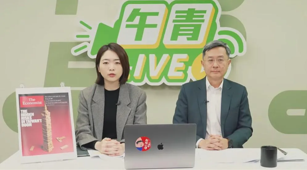 李淳（右）在民進黨發言人韓瑩（左）主持的直播節目「午青LIVE」。（翻攝自午青LIVE）