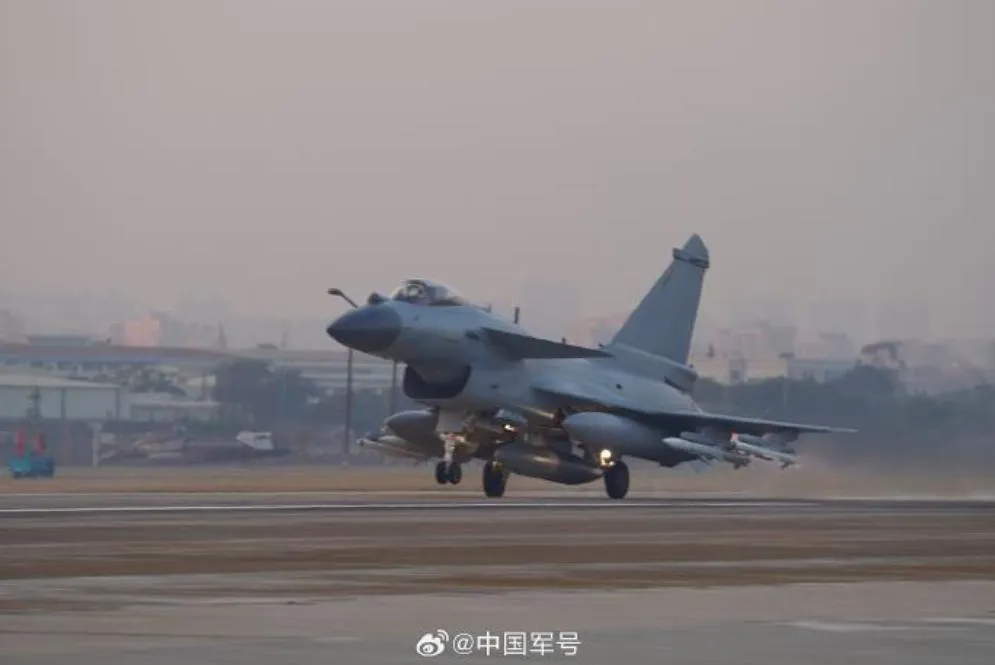 共機正義使命軍演。(圖/微博)