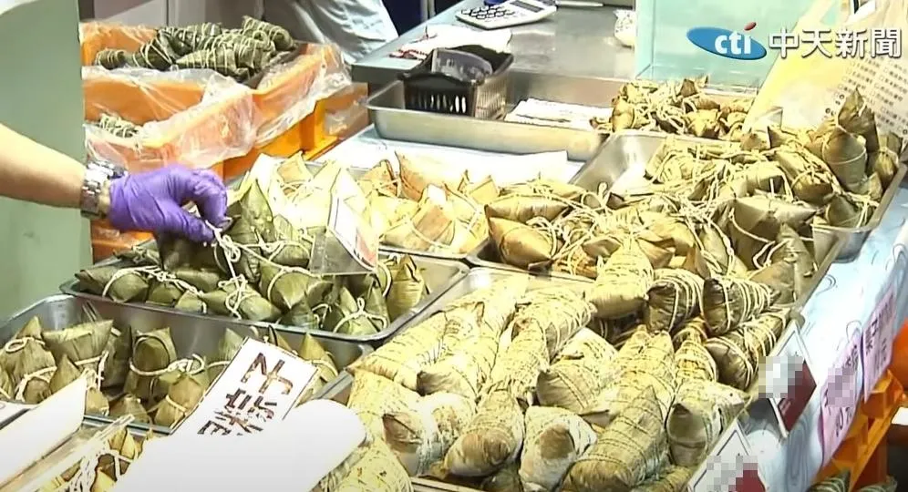端午節不少人會吃肉粽應景。（示意圖／中天新聞）