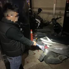 影/高雄超瞎尋仇!地點、車牌都錯 89猴砸2機車火速落網