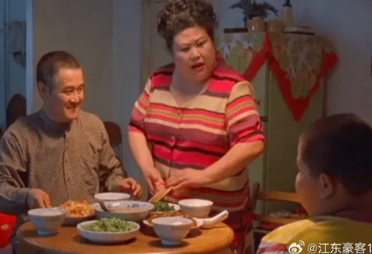 「富婆專業戶」董立範逝世!墓碑上驚見「死訊藏5年」