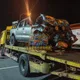 影/台中國道「4車嚴重事故」!碎片噴全車道、1人重創尚未脫險