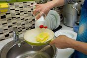 洗碗精有無「抗菌成份」根本沒差？ 專家打臉3迷思：沒有比較乾淨