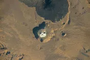 撒哈拉沙漠出現巨大骷髏頭？太空人拍下神秘詭異照　NASA這麼說