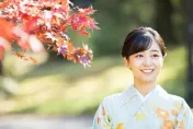 影/日本最美公主迎29歲　穿和服楓紅下甜笑迷倒粉絲
