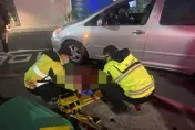 淡水婦酒醉癱坐路邊　慘遭轎車撞倒再輾過重傷送醫