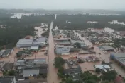 影/整座橋被沖走！巴西南大河州史上最嚴重暴雨釀土石流29死