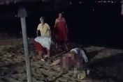 影/2女在西班牙度假海灘上演「活春宮」　遭當地大媽「扔沙、打屁股」
