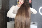 長髮公主真人版！女子留了27年頭髮長達121cm　洗髮精要用「公升」購買
