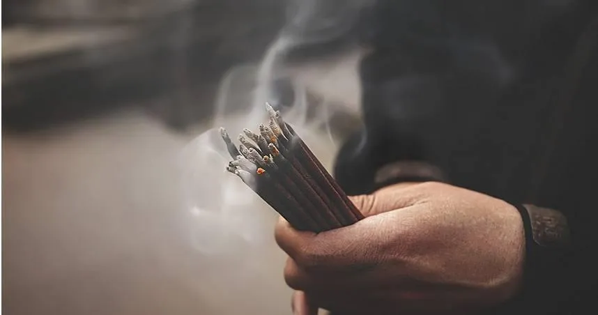 阿嬤拜拜30年「全家鉛中毒」 腎臟醫:劣質香品惹禍